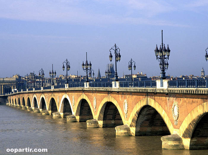 Bordeaux, pont de Pierre © CRT Aquitaine