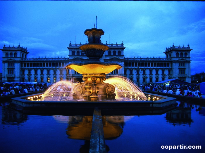 Place de la Constitution, Guatemala City © Inguat